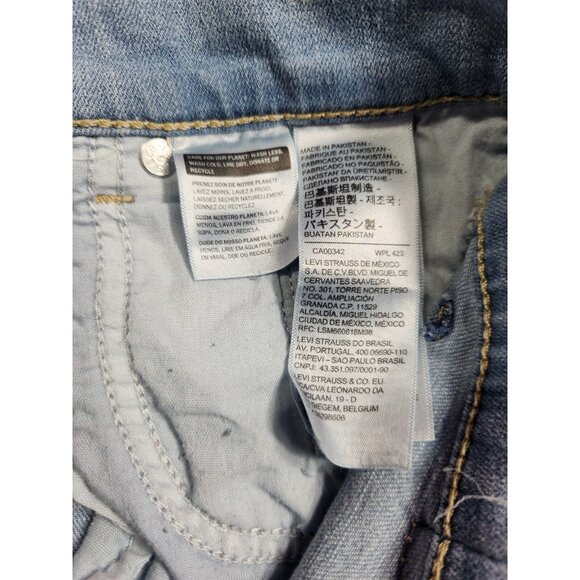 Levi's Women's Bermuda Shorts  Size 14/W32 blue Mid Rise Hypersoft Stretch (27) - Picture 3 of 7